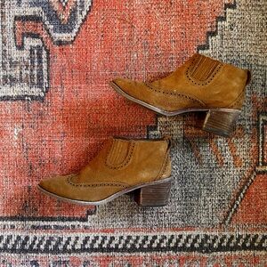Madewell Grayson Brogue western style Chelsea boots